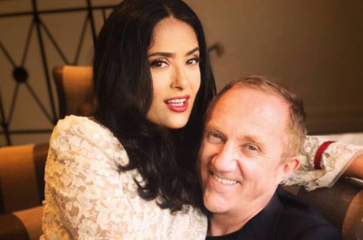 Salma Hayek revela que sus padres y hermano la llevaron a la rastra a casarse con su actual esposo