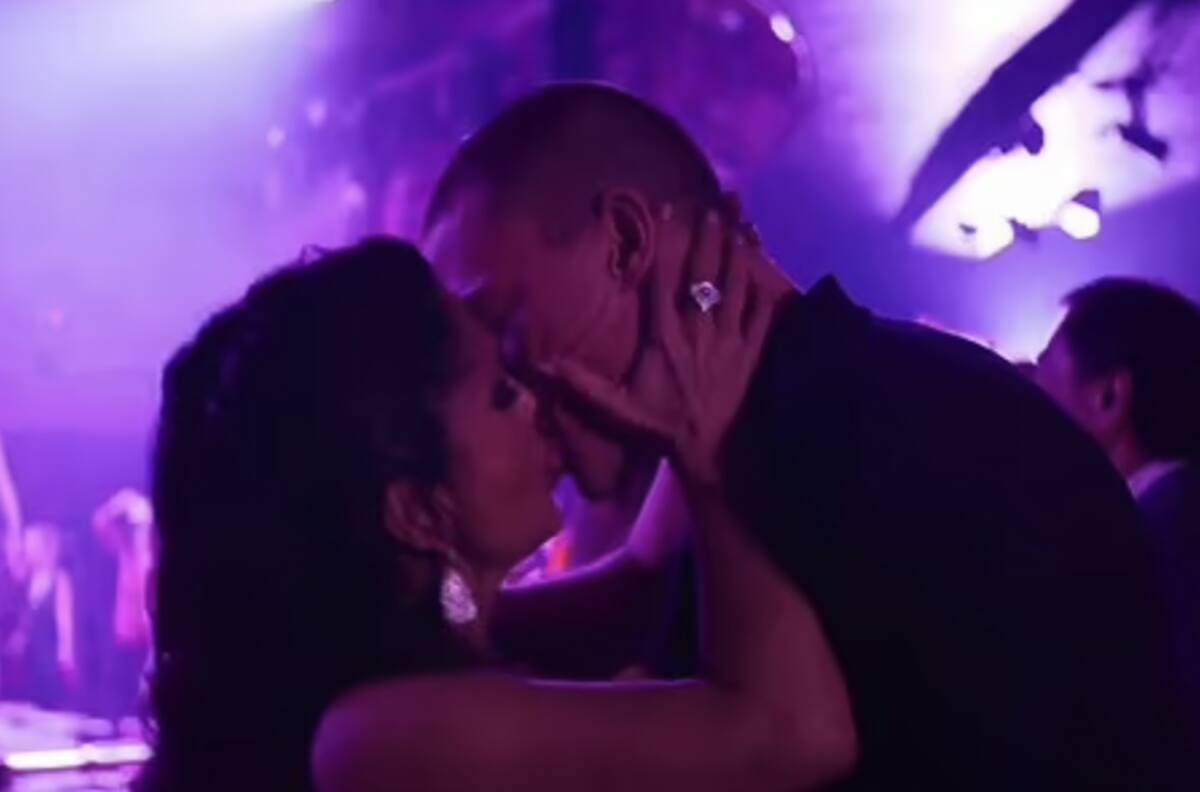 El intenso beso de Salma Hayek con famoso actor que hizo arder las redes
