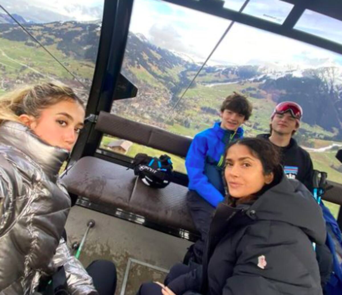 Salma va en busca de la nieve al lado de su hija - Créditos: Instagram
