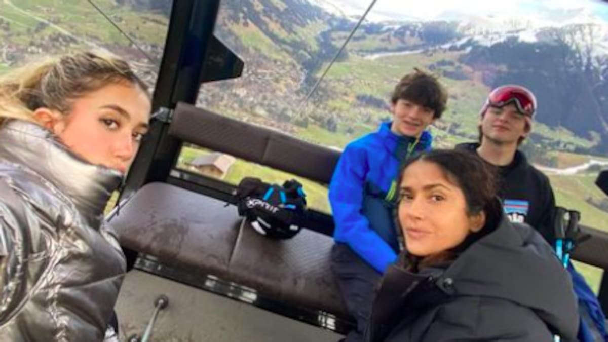 Salma Hayek se acerca a su hijastro Augie, hijo de la famosa modelo Linda Evangelista
