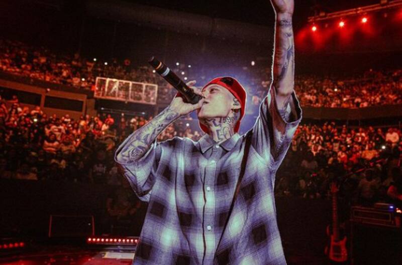 Santa Fe Klan llora en concierto - Créditos: Instagram