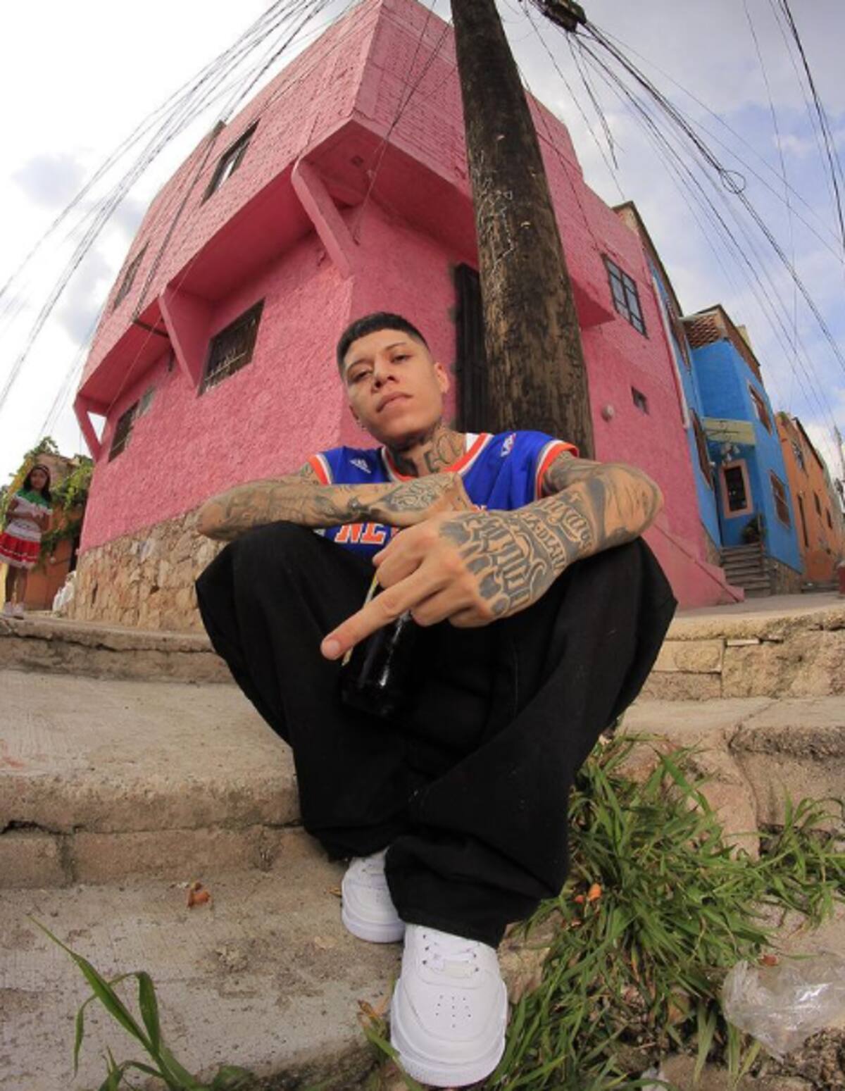 Santa Fe Klan preocupa a sus seguidores, aparece enyesado y con muletas - Créditos: Instagram
