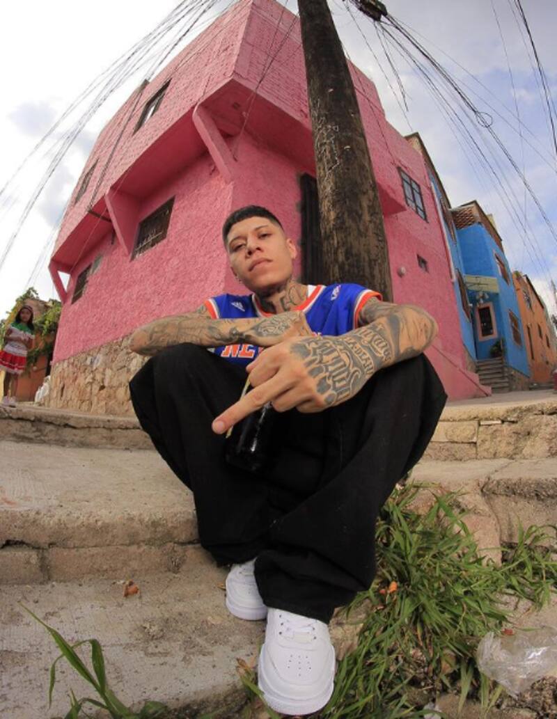 Santa Fe Klan preocupa a sus seguidores, aparece enyesado y con muletas - Créditos: Instagram