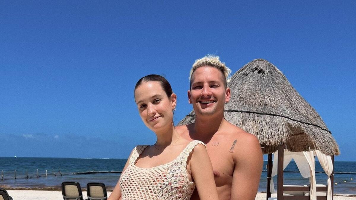 Sara Escobar y Mau Montaner dan una caminata que termina en todo un baile