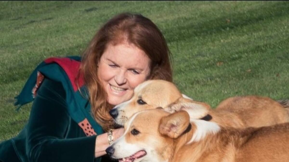 Sarah Ferguson dice que se le apareció el fantasma de la Reina Isabel II