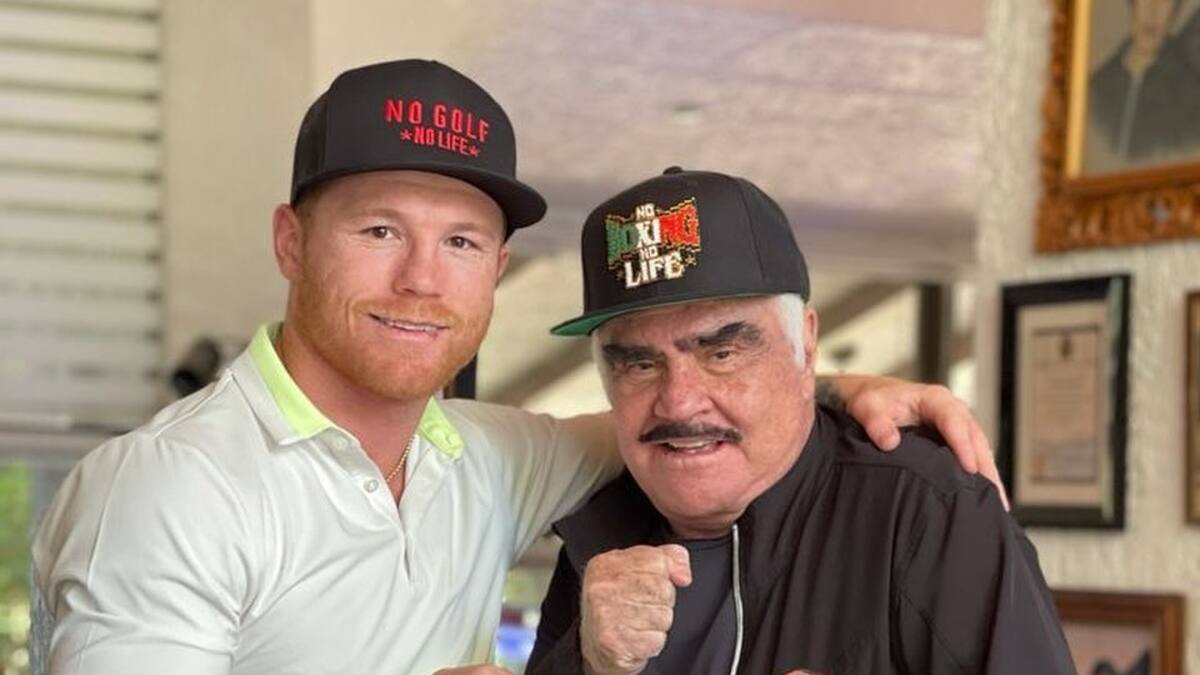 El Canelo Álvarez feliz porque su ídolo Vicente Fernández va mejor de salud