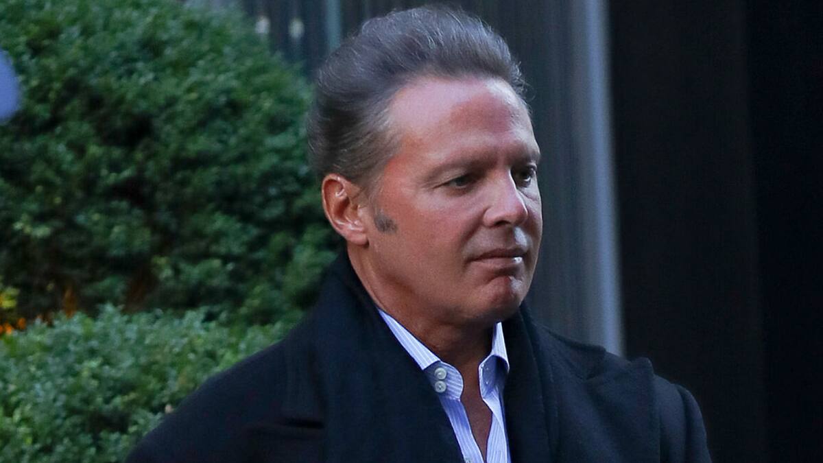 Luis Miguel y Paloma Cuevas cara a cara con Enrique Ponce: "El Sol" termina con vino derramado