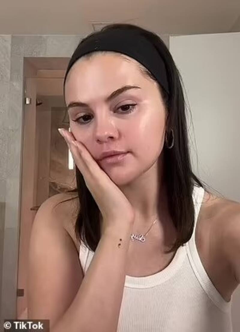 Selena Gomez sufre temblores por sus medicamentos - Créditos: Twitter