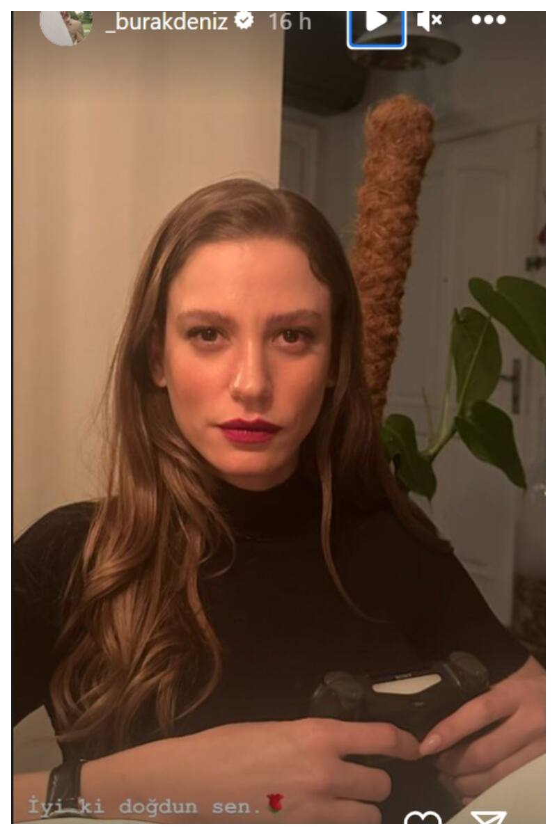 El saludo a Serenay de Burak Deniz, su coprotagonista en Sahmaran, la serie de Netflix.