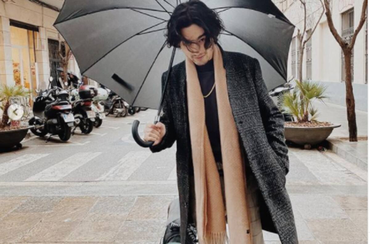 Llueven críticas para Sergio Mayer Mori por posar con un crop top