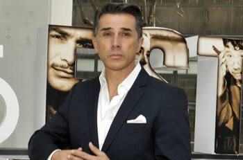 Sergio Mayer responde con ironía a dichos de Natalia Subtil sobre el rol de padre de su nuevo novio