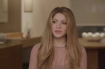 Shakira luce bastante afectada por diagnóstico de su madre y su rostro la delata