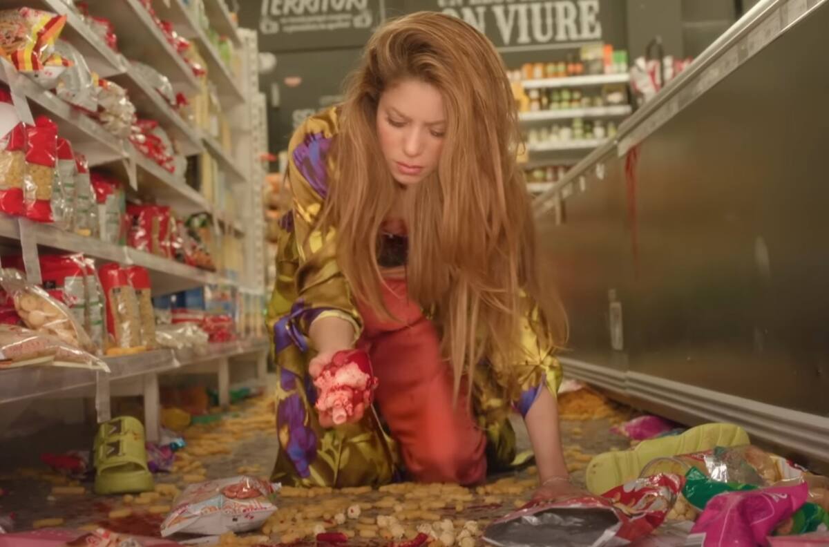 Shakira es señalada por cibernautas de querer sacar provecho de su infidelidad