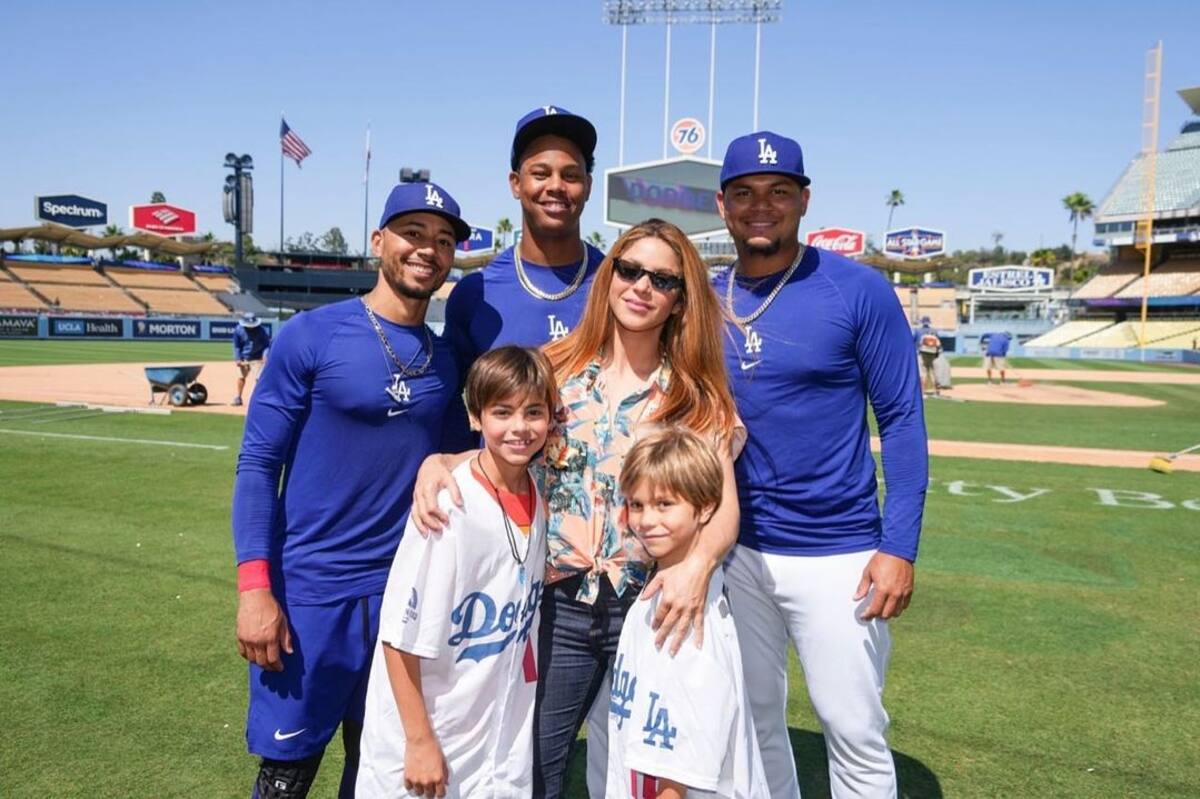 Shakira y Piqué se encuentran en partido de béisbol de su hijo - Créditos: Instagram