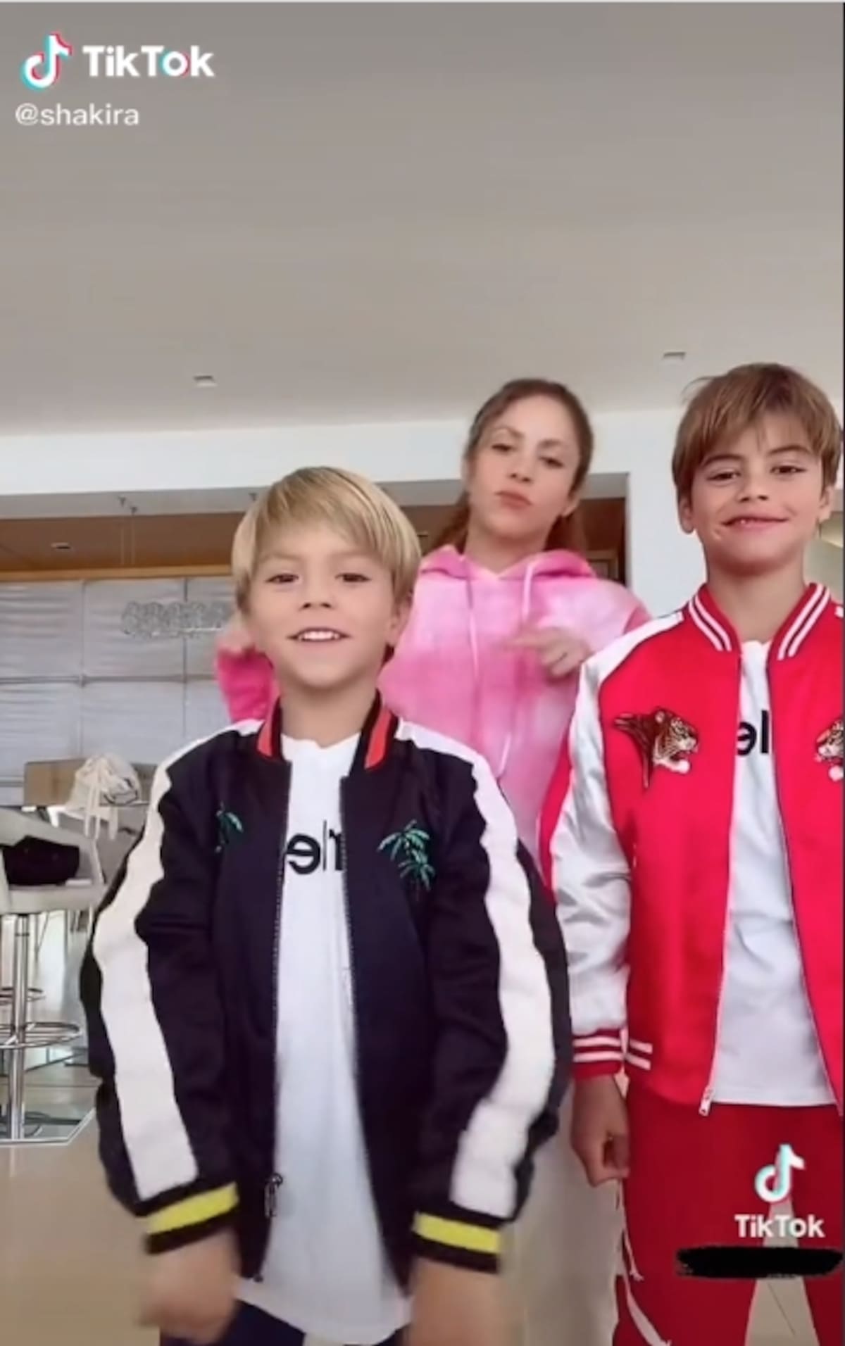 Shakira y sus hijos La cantante publicó un video en donde baila 'In da getto' de J Balvin. - Créditos: TikTok @shakira