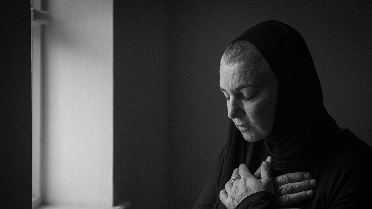 Hospitalizan a Sinéad O'Connor tras el suicidio de su hijo adolescente, Shane