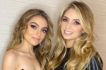 Angélica Rivera y su hija Sofía Castro parecen "mellizas" en su paseo por Miami