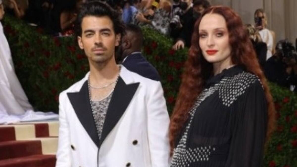 Sophie Turner deslumbró en la MET Gala con su mejor accesorio: su pancita de embarazo