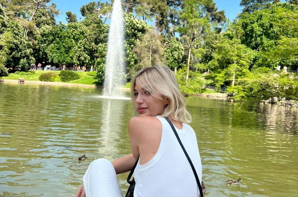 Stefi Roitman aparece con extraños objetos adheridos en su abdomen