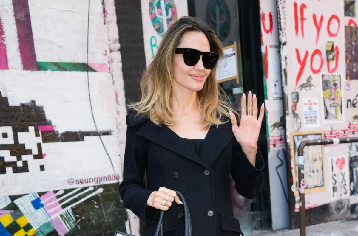 El misterioso tatuaje de Angelina Jolie finalmente al descubierto