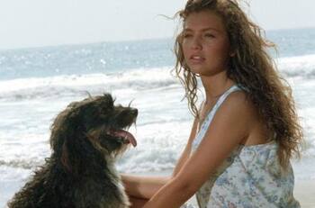 Thalía y su insólito método para mantener a Pulgoso atento en “Marimar”