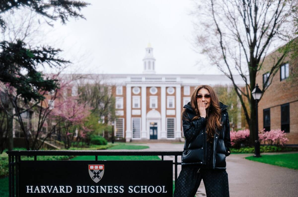 El emotivo agradecimiento de Thalía a alguien muy especial por cumplir sueño de estar en Harvard