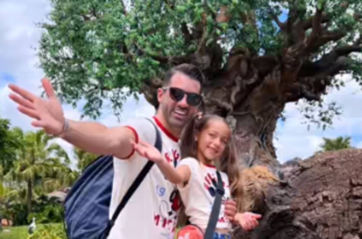 Toni Costa y su hija Alaïa presentaron al nuevo integrante de la familia