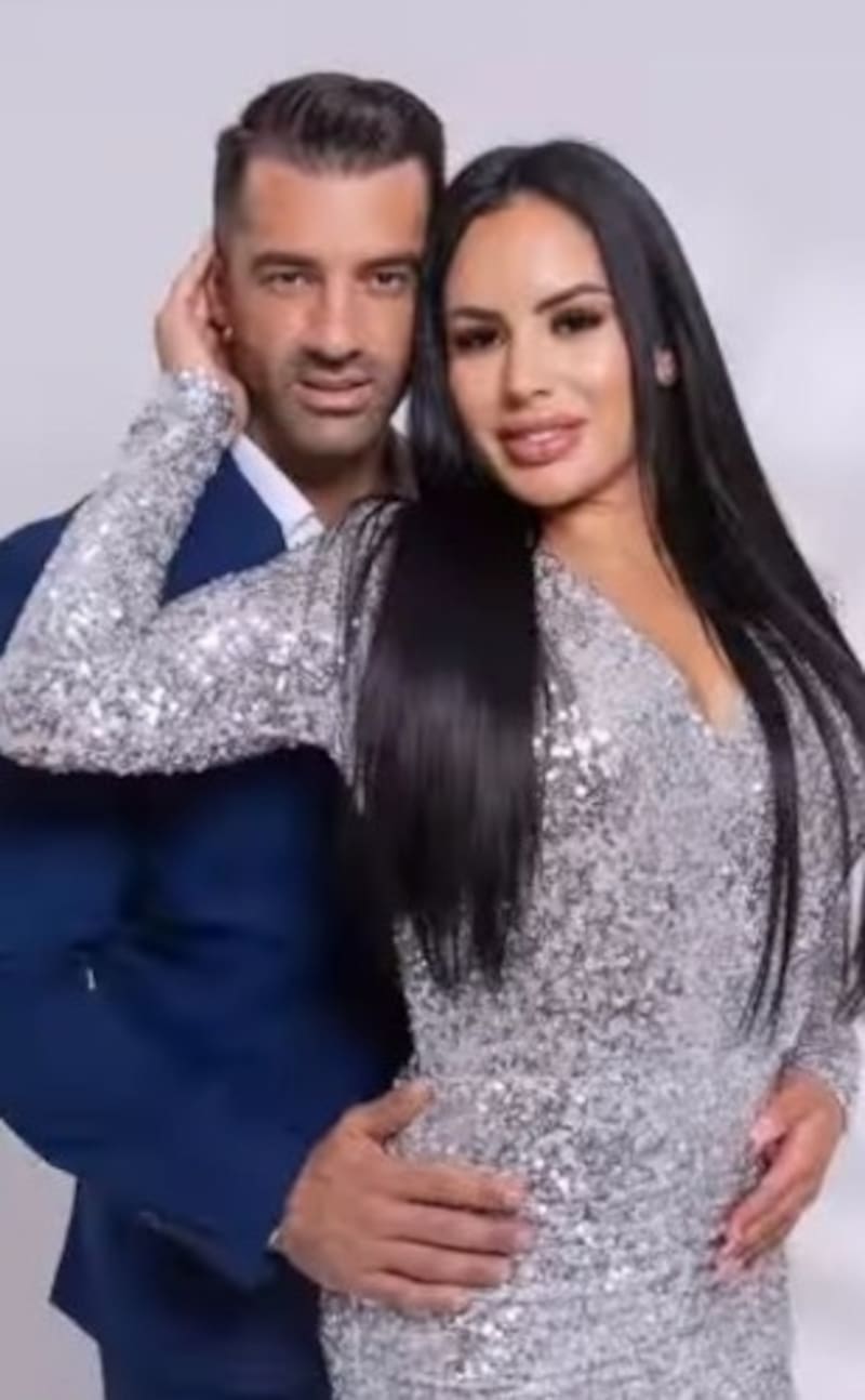 Toni Costa y su novia posan por primera vez junto en una sesión de fotos - Créditos: Instagram @toni