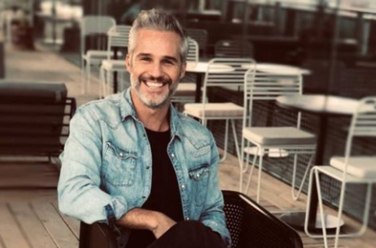 Juan Pablo Medina se reintegra a la vida social y se muestra feliz en la boda Marimar Vega