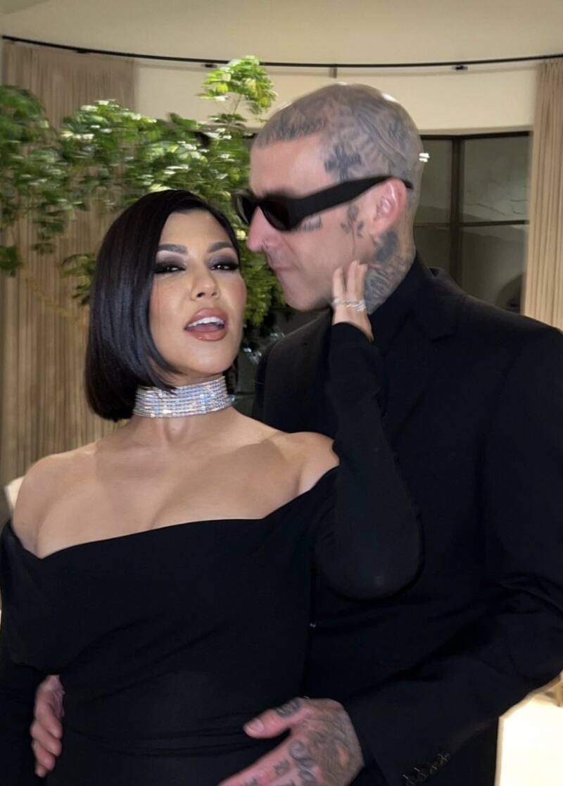 Travis Barker se tatuó una parte del cuerpo de su esposa Kourtney Kardashian - Créditos: Instagram