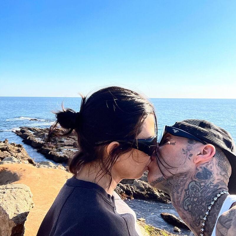 Travis Barker y Kourtney Kardashian están más enamorados que nunca - Créditos: Facebook