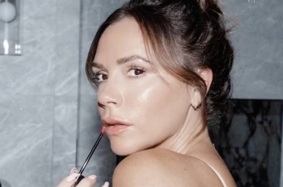 Victoria Beckham ignora los líos con Nicola Peltz y muestra su nuevo logro profesional