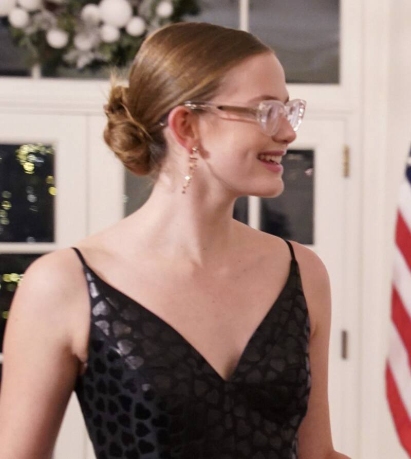 Violet acompañó a su mamá y se convirtió en su primer acto público. - Créditos: Instagram