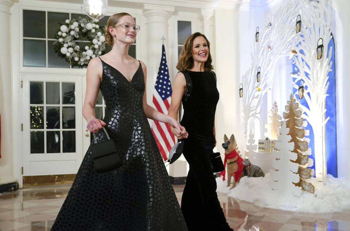 Hija de Ben Affleck y Jennifer Garner luce idéntica a la actriz durante una salida familiar