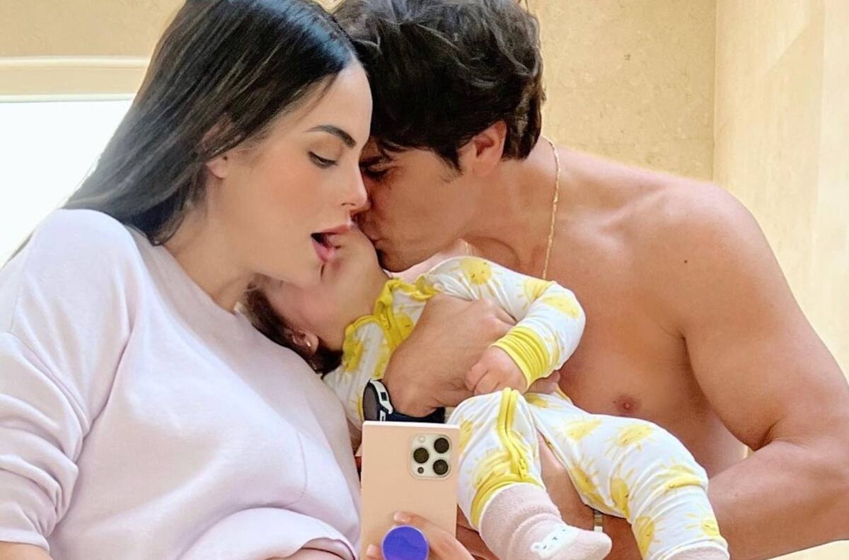 Ex Miss Universo mexicana muestra la primera impresión de su hija al conocer a su hermanito