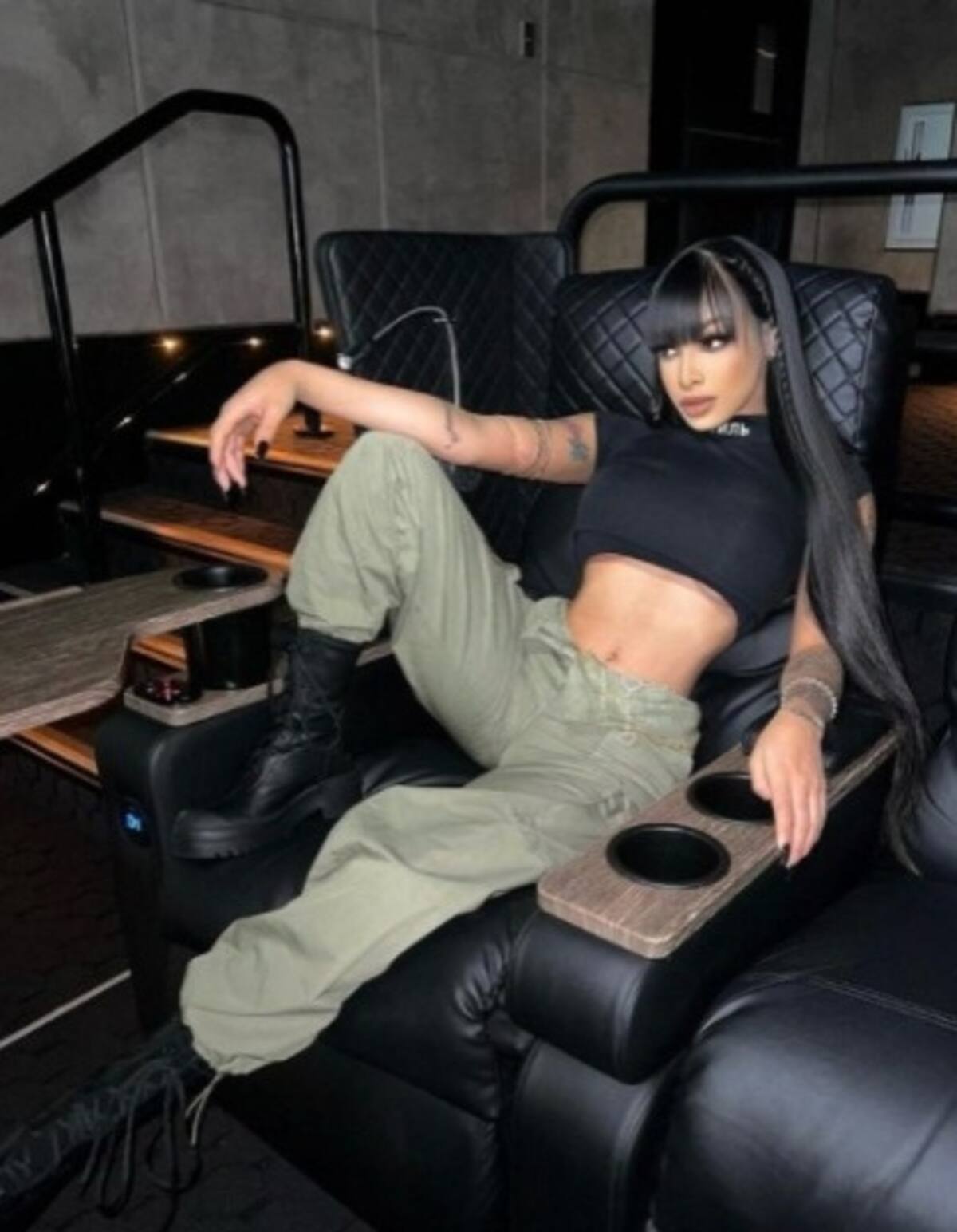 Yailin, La Más Viral cambia el color de pelo de su perro - Créditos: Instagram Yailin, La Más Viral