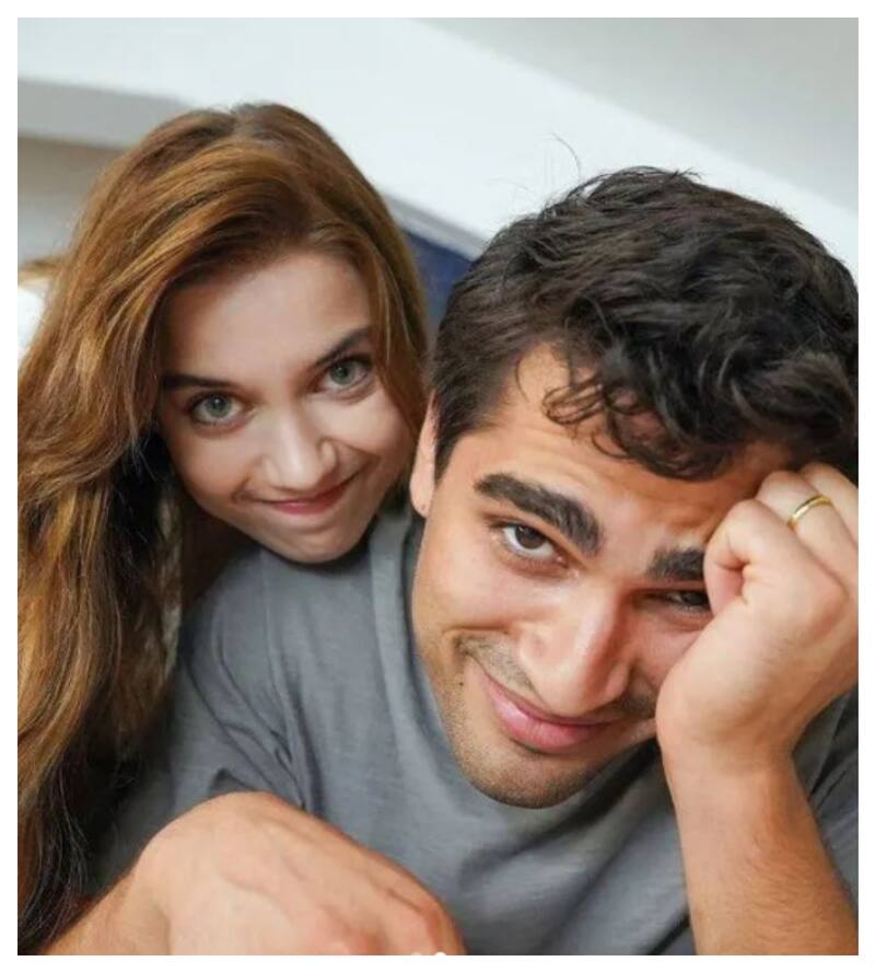 Afra Saraçoğlu y Mert Ramazan son los protagonistas de Yalı Çapkını, la serie turca que se llevó varios Premios Dizilah Güzel.