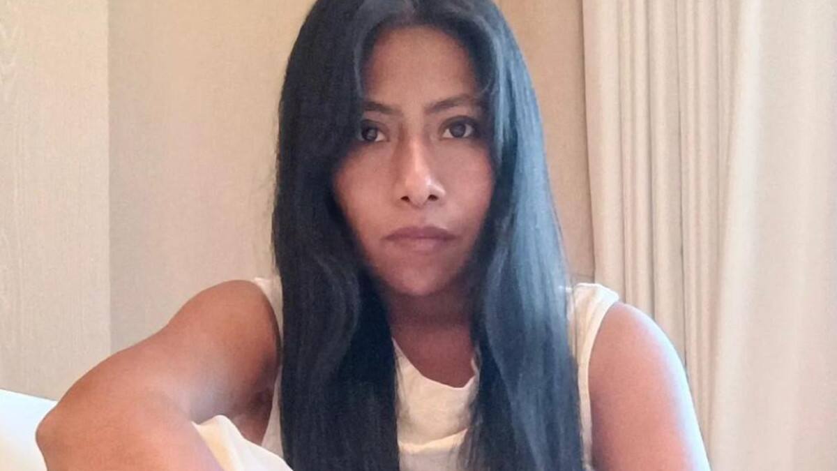 Yalitza Aparicio portada de una revista francesa con ropa y maquillaje de Dior