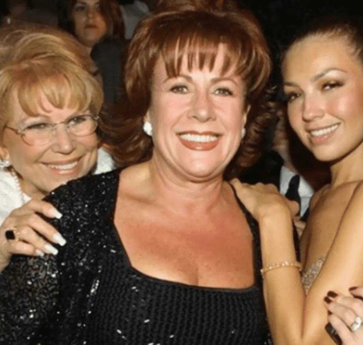 A diferencia de Laura Zapata, la relación de Thalia con su madre fue muy cooperativa y afectuosa